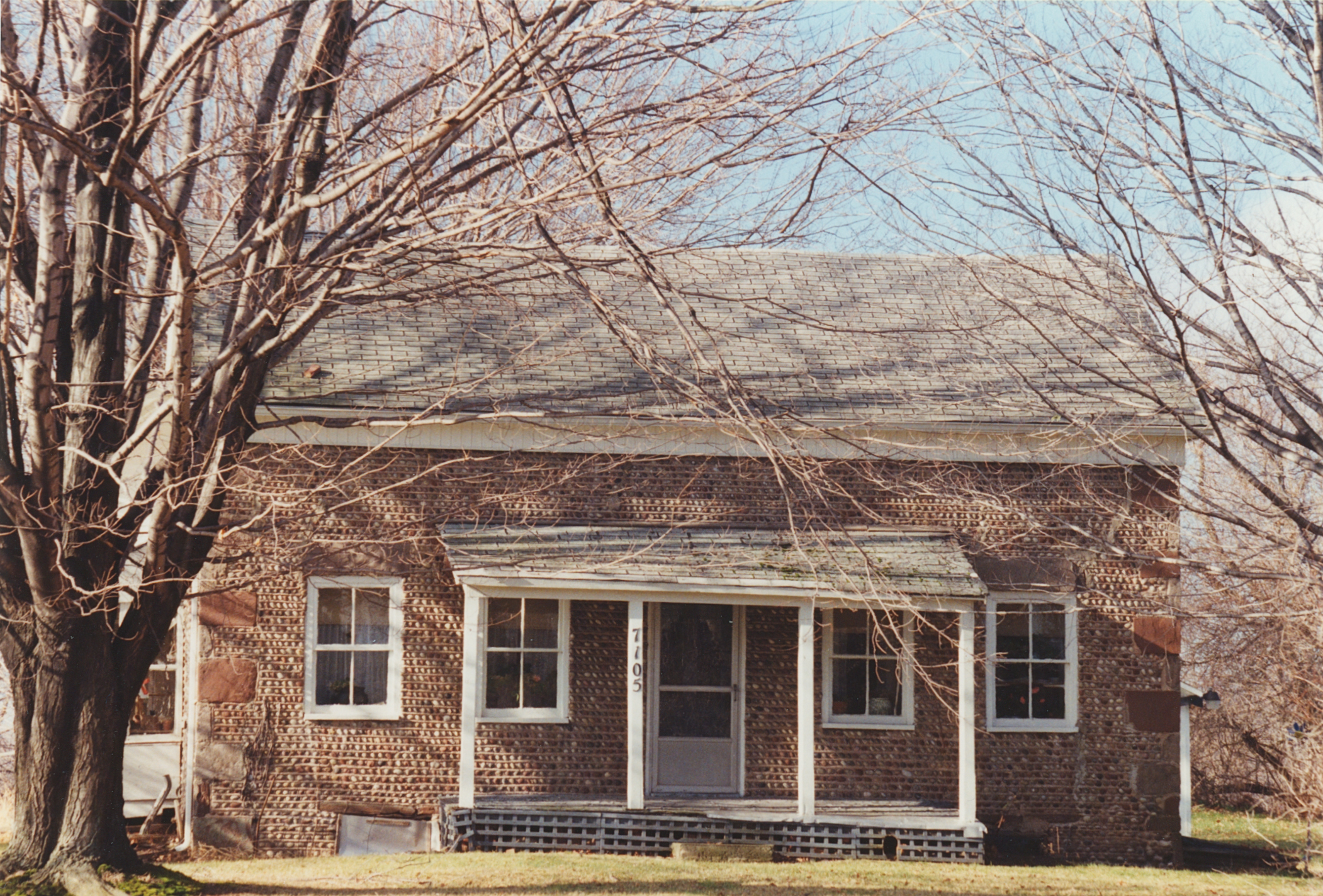 Ont-7 7105 Fisher Rd 1